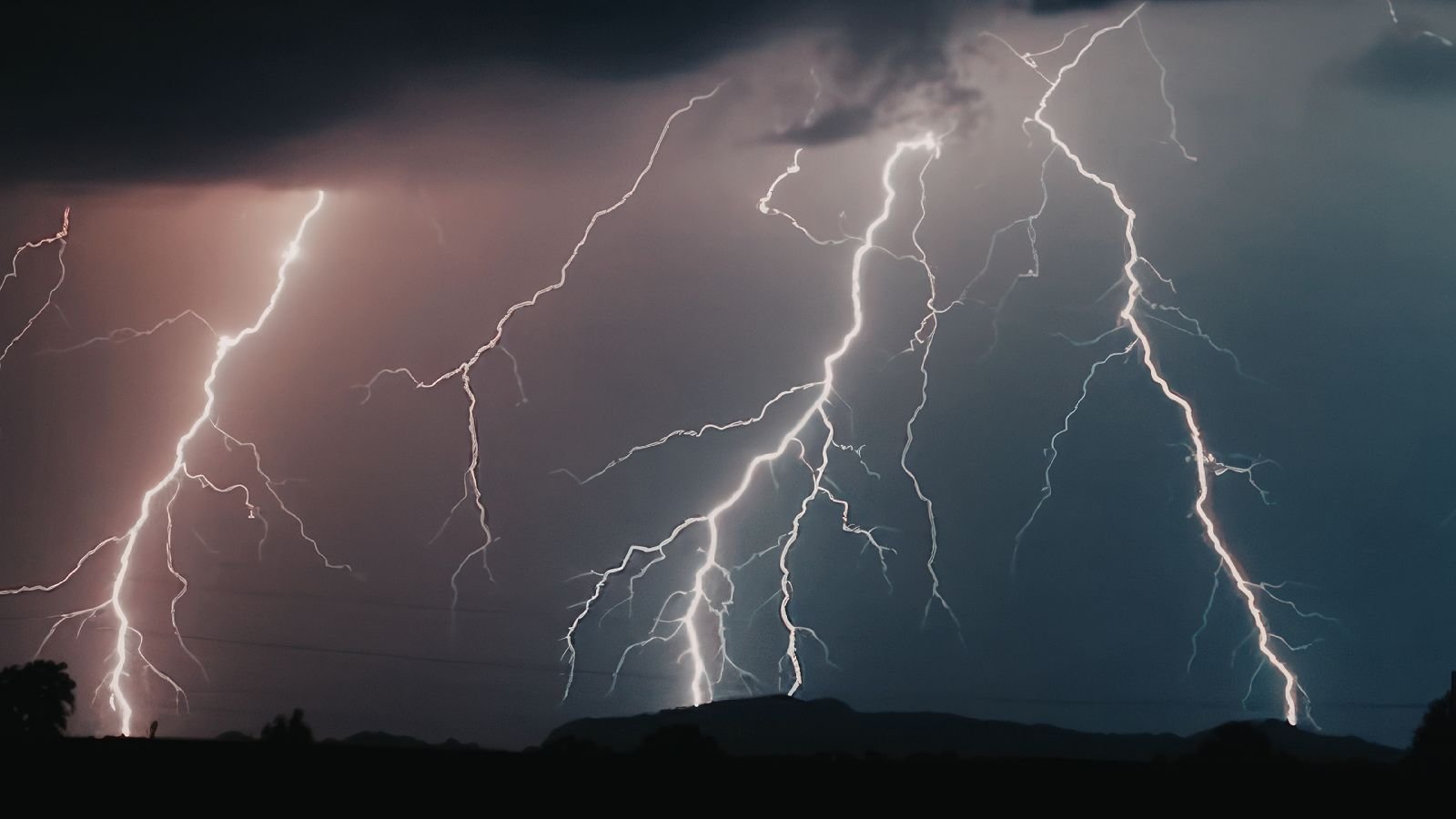 Thailand Braces for Intensifying Summer Storms as Heat Collides with Incoming Cold Air Mass