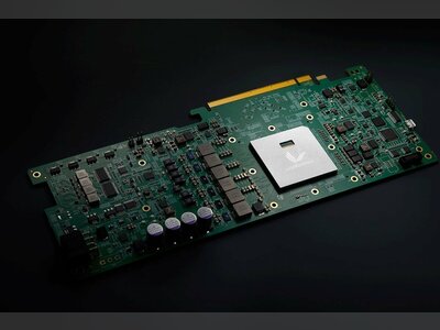 Lightelligence Soars Nearly 400% in Hong Kong Debut as AI Hardware Boom Drives Investor Frenzy