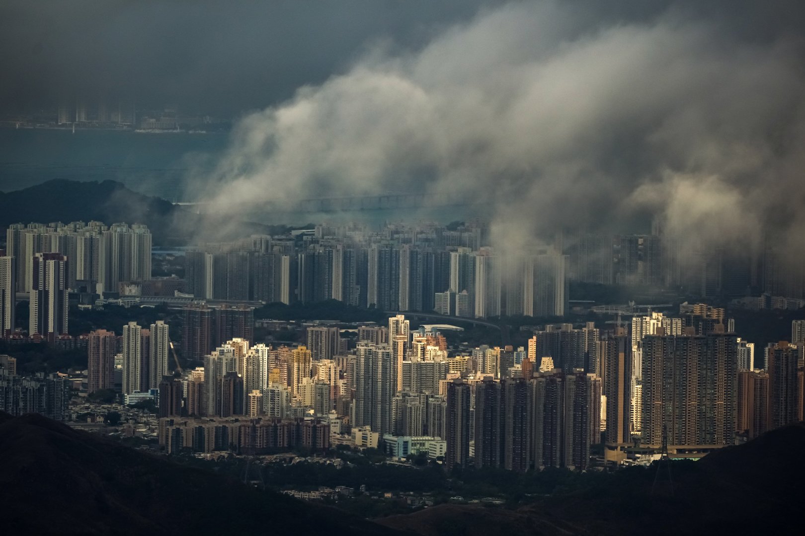 Hong Kong Home Prices Edge Higher as Rental Market Hits Prolonged Peak Amid Uneven Recovery