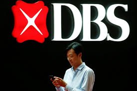 Hong Kong Banks Turn to Luxury Incentives as Competition for Mainland Chinese Deposits Intensifies