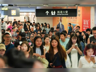 Hong Kong Sees Surge in Mainland Visitors as Golden Week Starts, Boosting Tourism Recovery