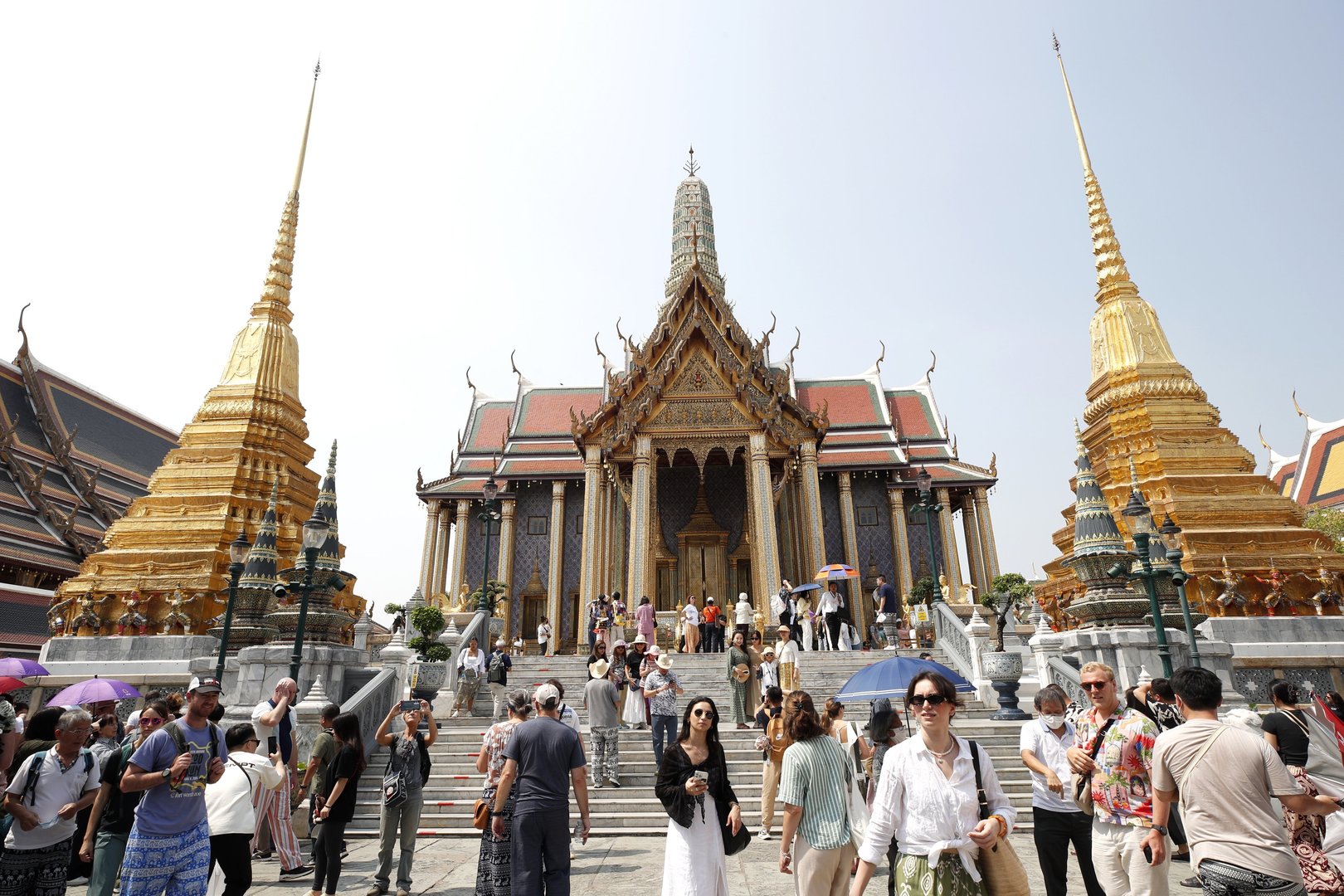 Thailand’s Visa Strategy Fuels Tourism Surge, But Regional Competition and Policy Strain Are Rising