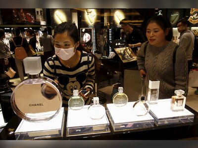 Hong Kong Retail Sales Jump 12.8% as Tourism Recovery and EV Buying Boost Consumer Spending