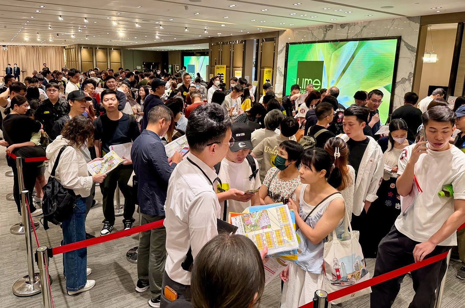 Hong Kong Property Demand Strengthens as Buyers Rush SHKP New Territories Project