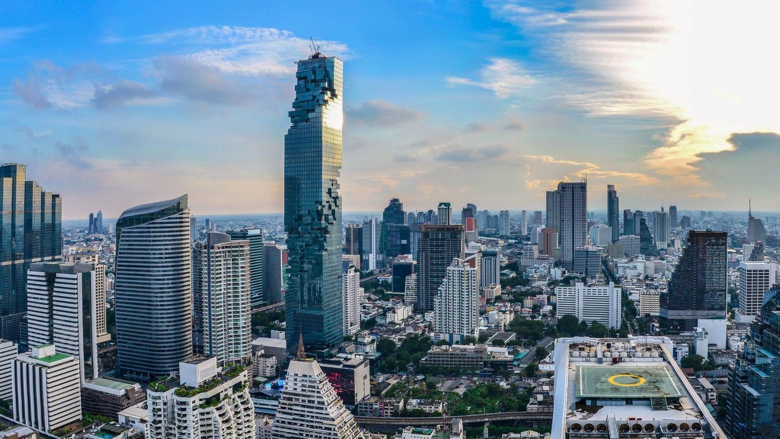 Thailand’s Economy Grows 2.8% as Export Recovery and Tourism Offset Weak Domestic Demand