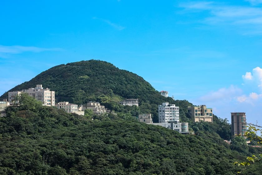 Hong Kong Tightens Luxury Property Tax as High-End Market Rebounds