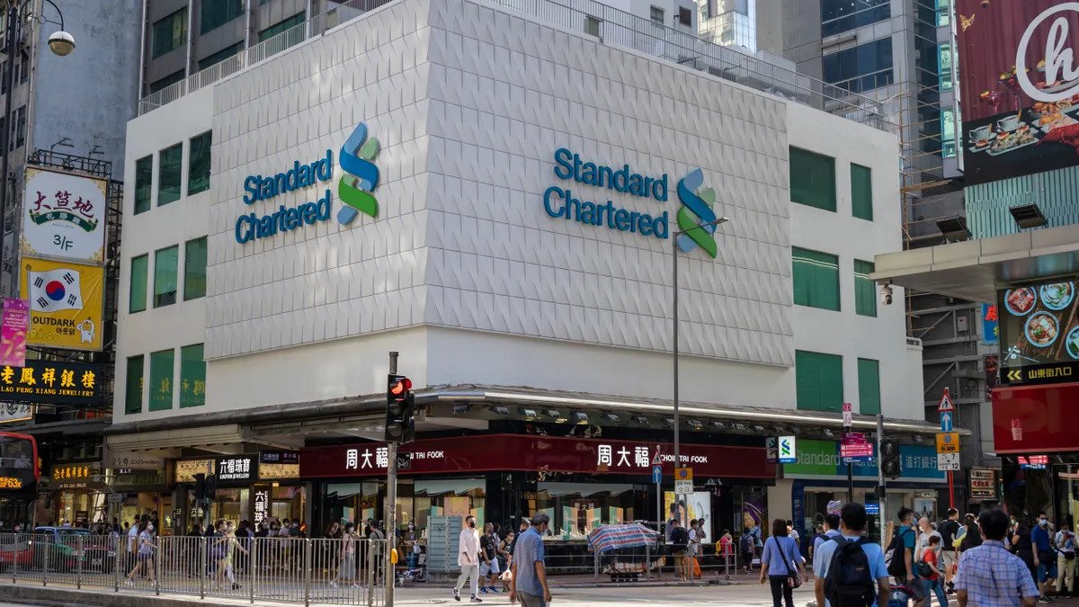 Standard Chartered Defends Human Workforce After AI Backlash in Banking Push