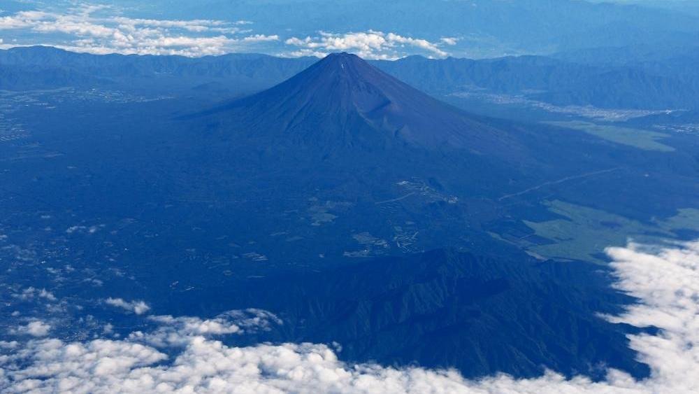 Father Reprimanded After Leaving Seven-Year-Old Son Alone on Mount Fuji During Summit Climb