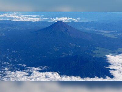 Father Reprimanded After Leaving Seven-Year-Old Son Alone on Mount Fuji During Summit Climb